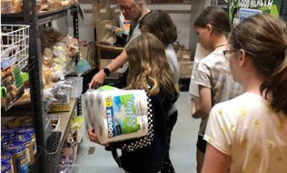 A CHANCE TO BE HELPFUL AT A LOCAL FOOD PANTRY 